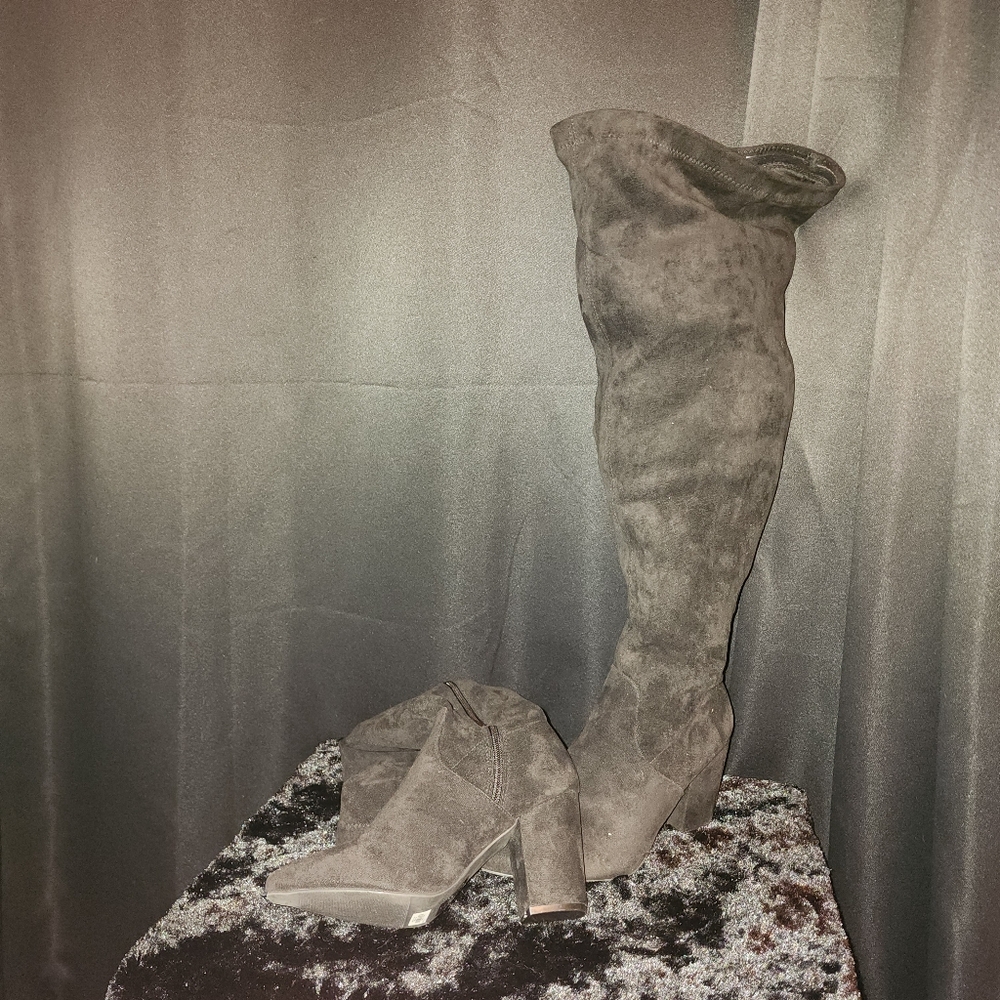 Torrid Black Size 8 WW Stretchy Heeled Above the Knee Boots